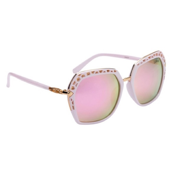 Two for $30 sunglasses they come with a hard case - Picture 2 of 5